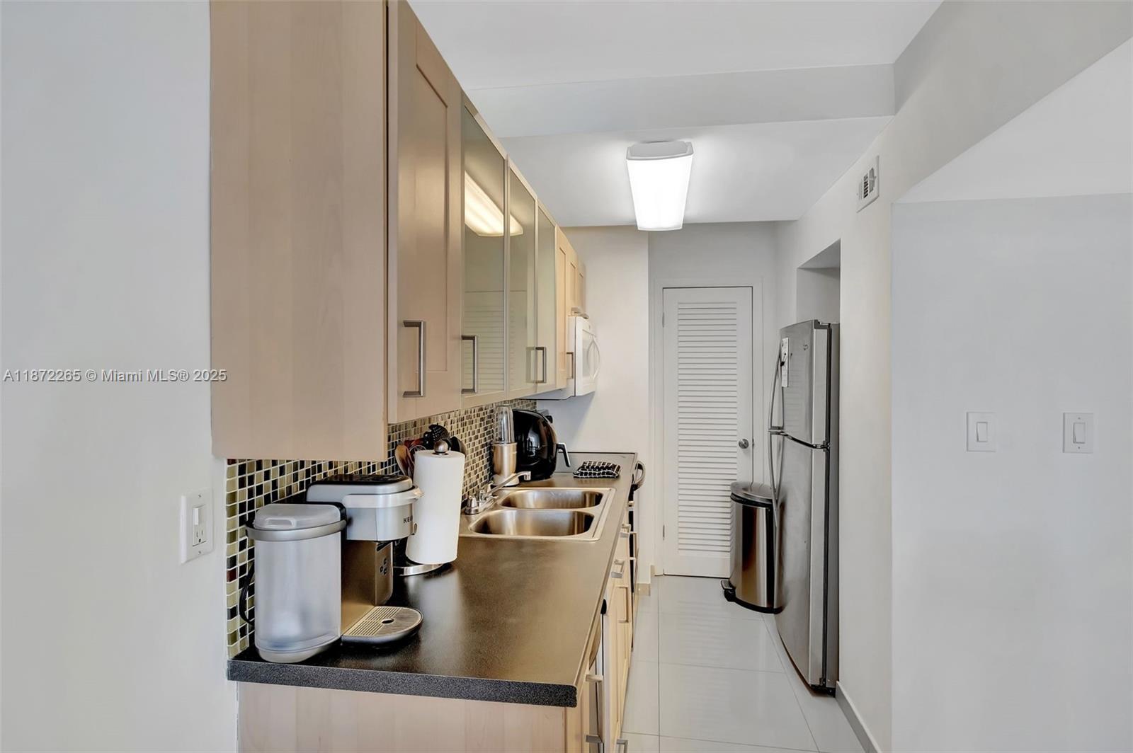 THE DECOPLAGE CONDO - Residential