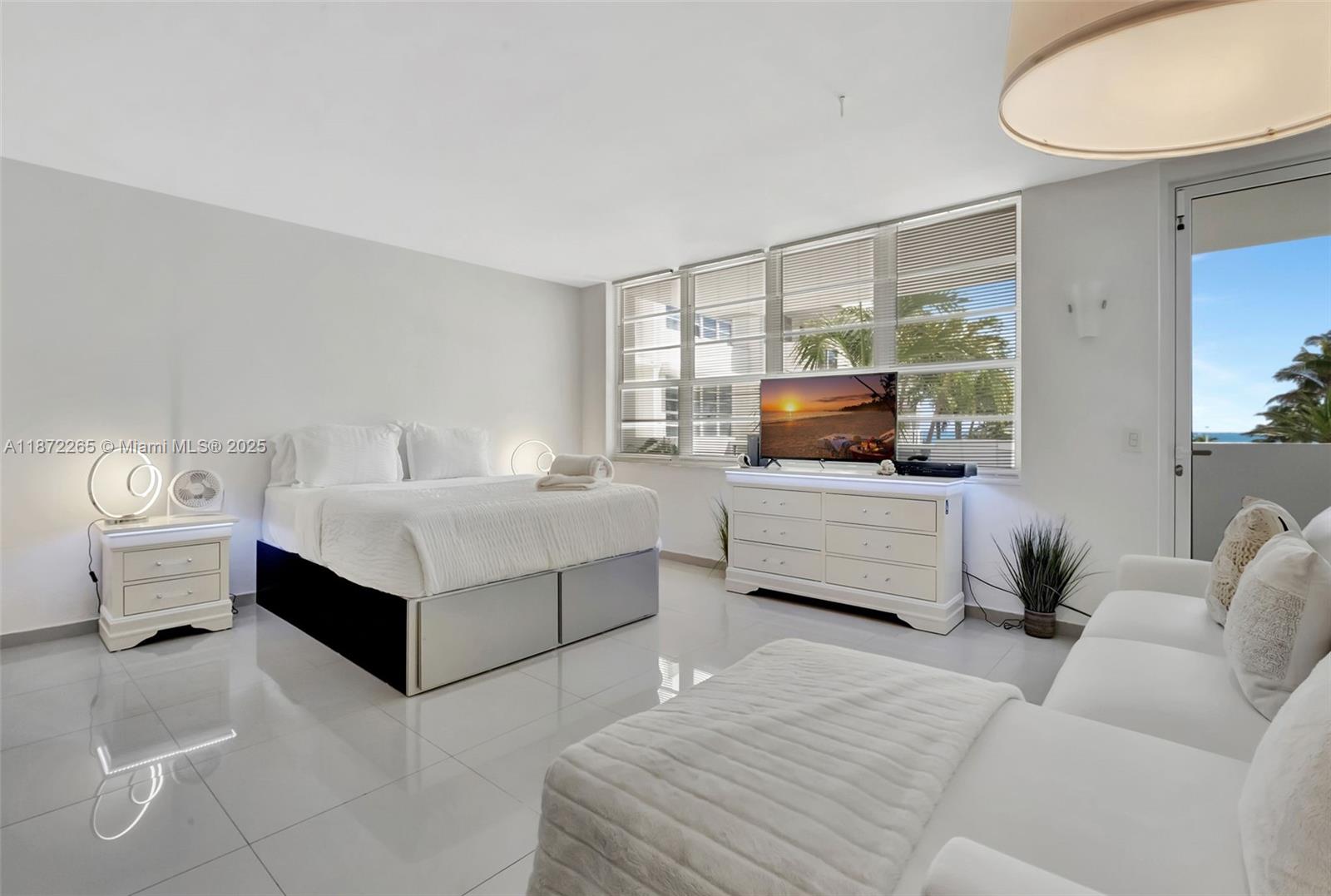 THE DECOPLAGE CONDO - Residential