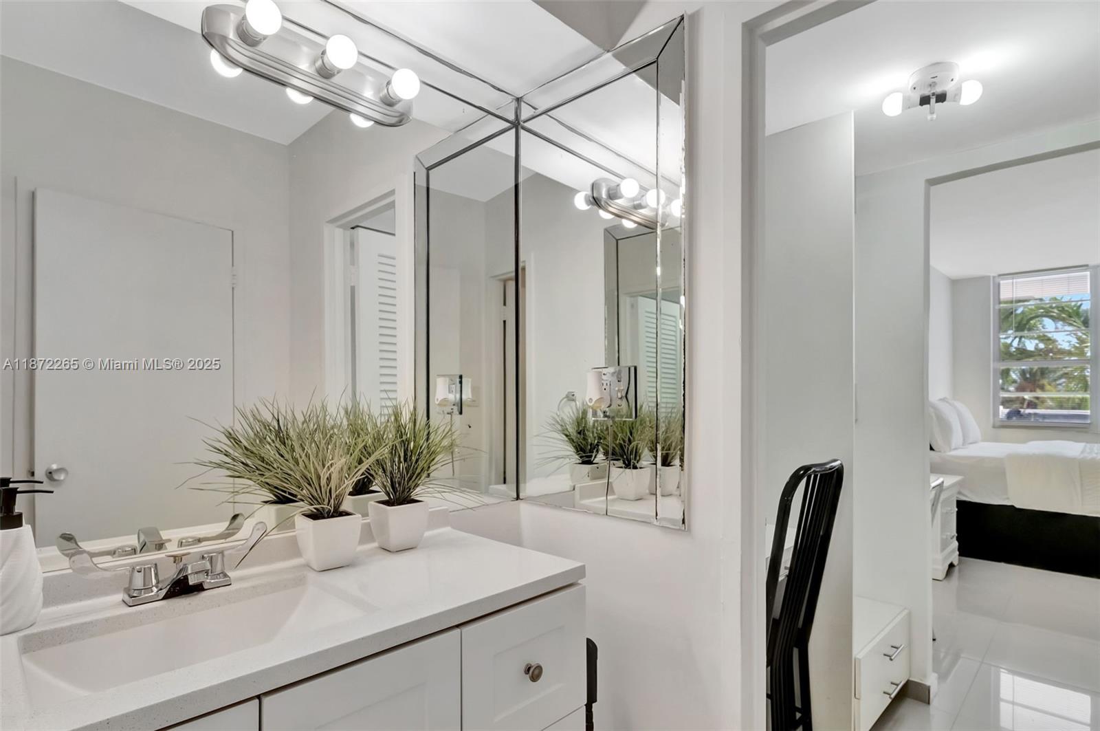 THE DECOPLAGE CONDO - Residential