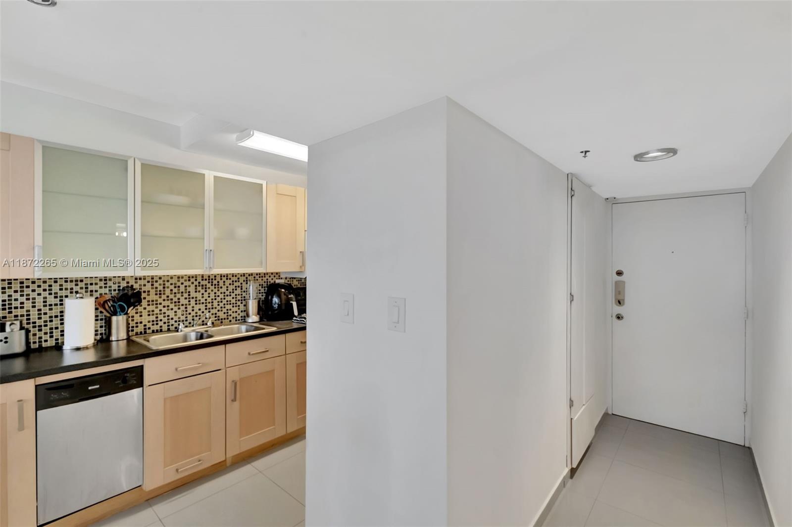 THE DECOPLAGE CONDO - Residential