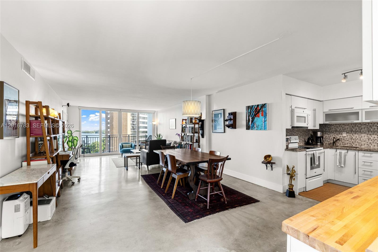 PALM BAY CONDOMINIUM - Residential