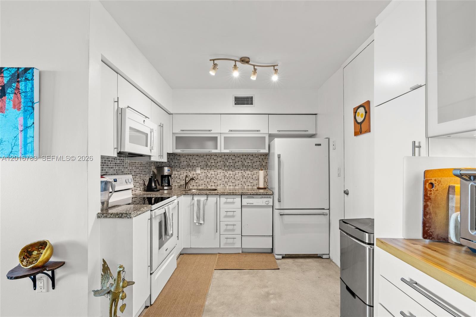 PALM BAY CONDOMINIUM - Residential
