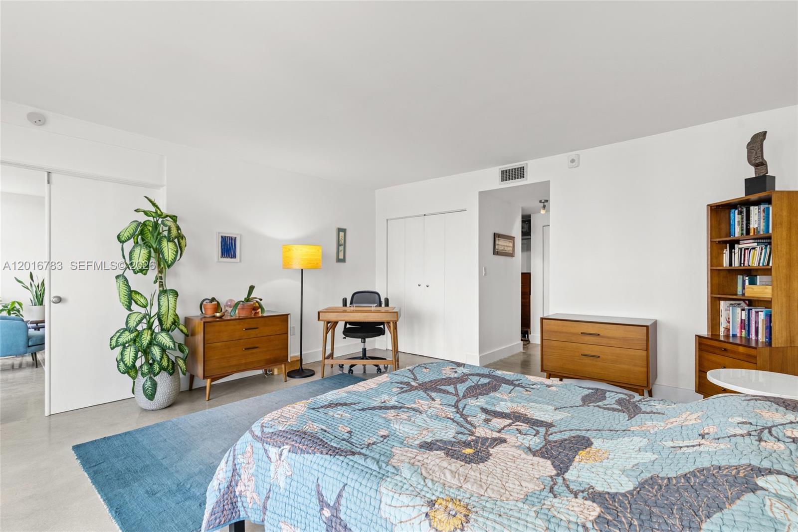 PALM BAY CONDOMINIUM - Residential