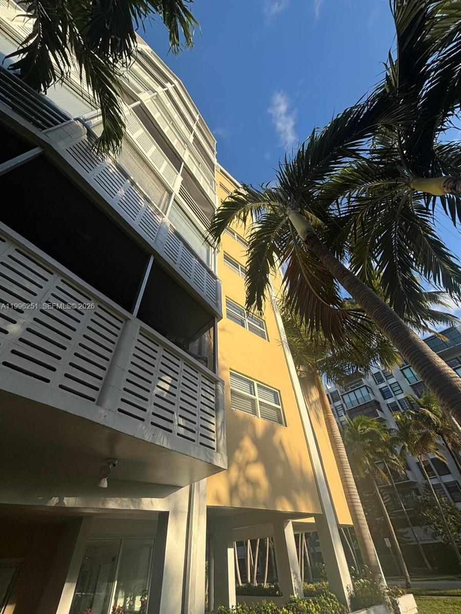 CRANDON TOWER CONDO - Residential