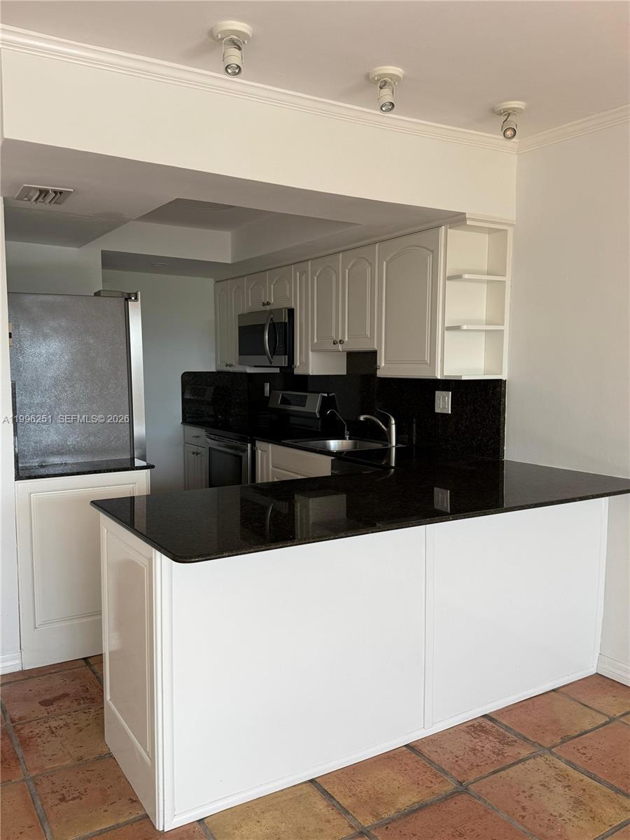 CRANDON TOWER CONDO - Residential