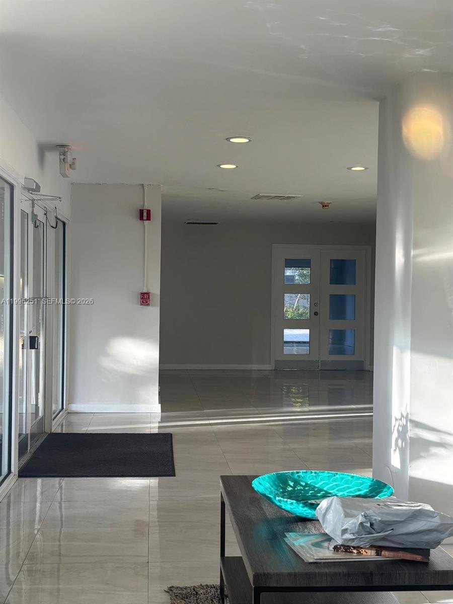 CRANDON TOWER CONDO - Residential