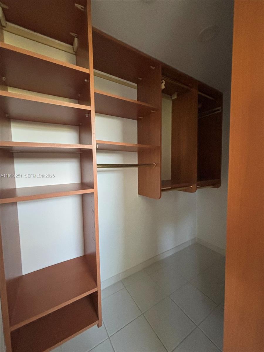 CRANDON TOWER CONDO - Residential