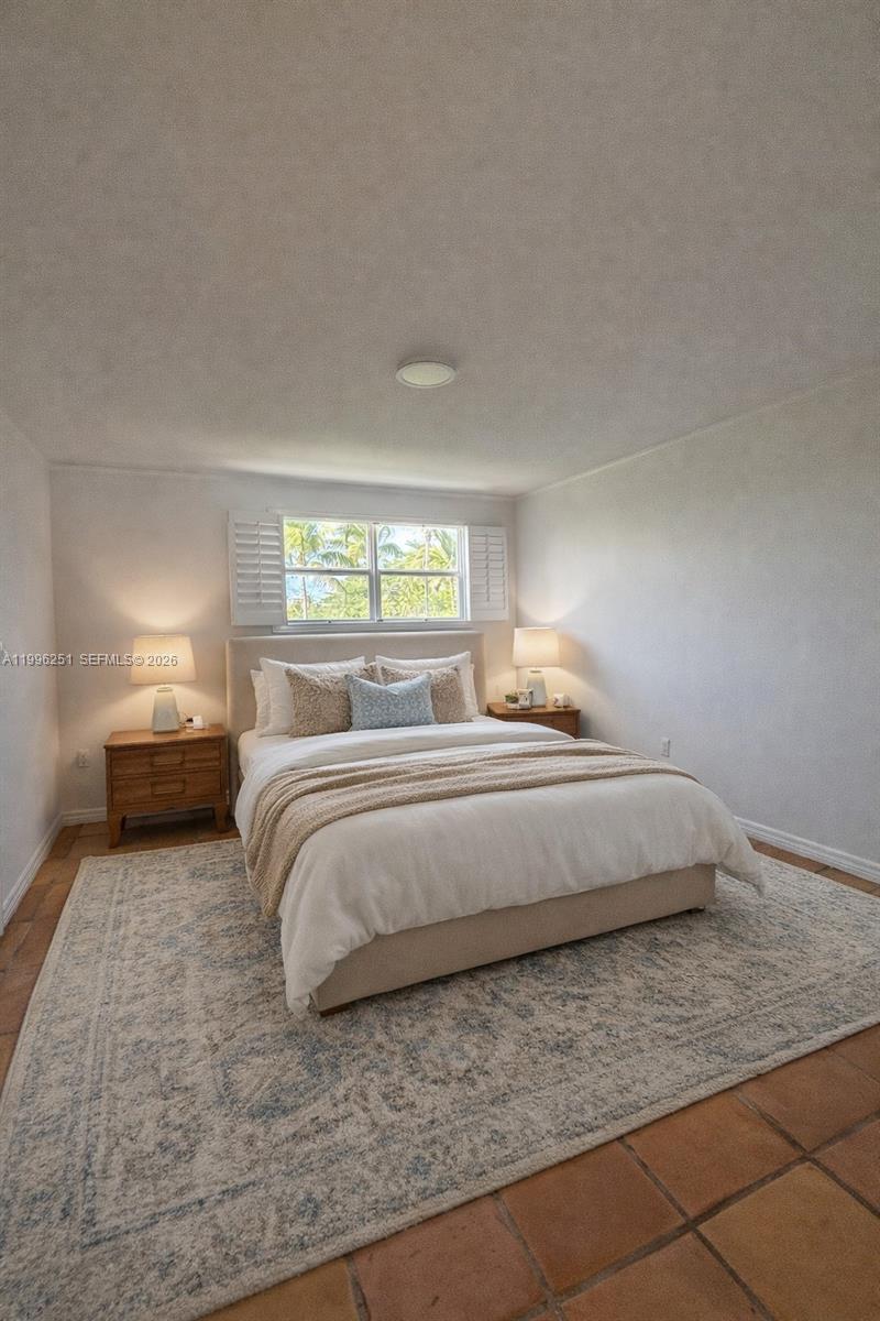 CRANDON TOWER CONDO - Residential