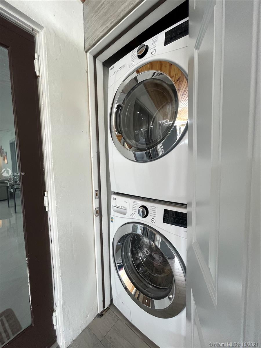 LEE GROVE ESTS - Residential