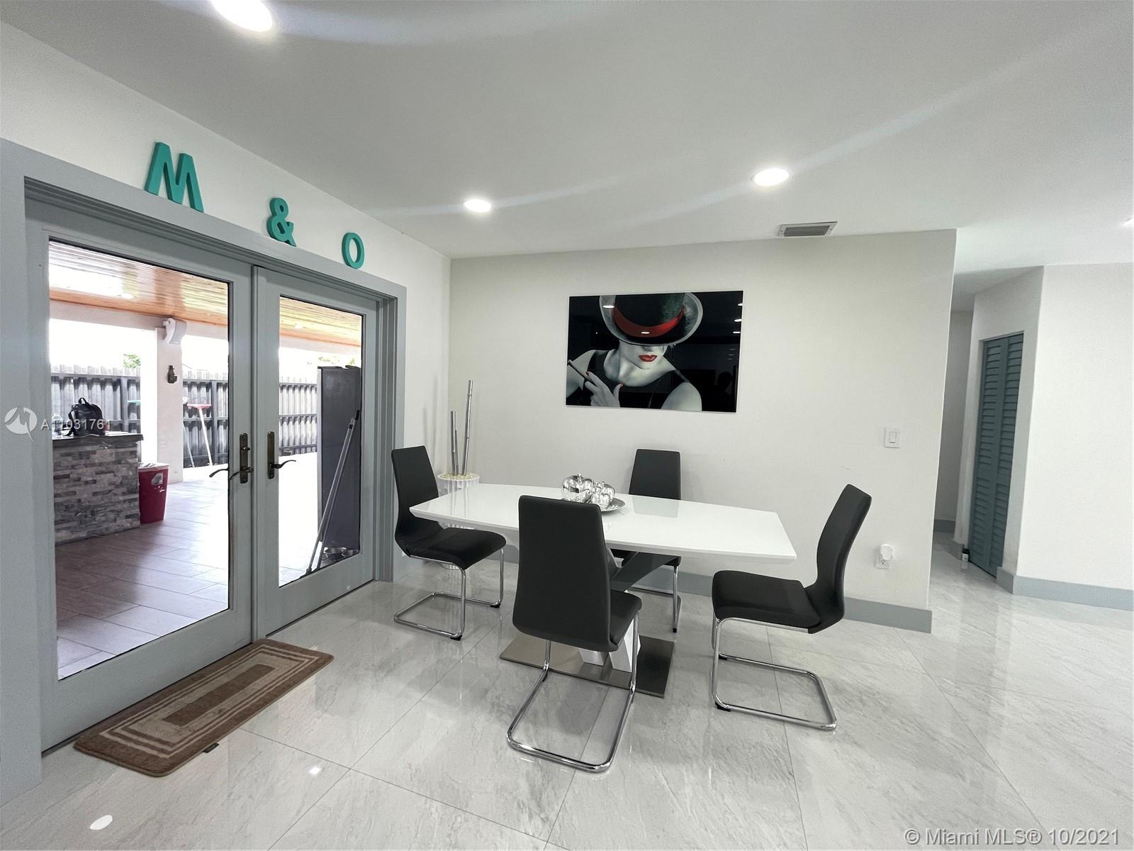 LEE GROVE ESTS - Residential