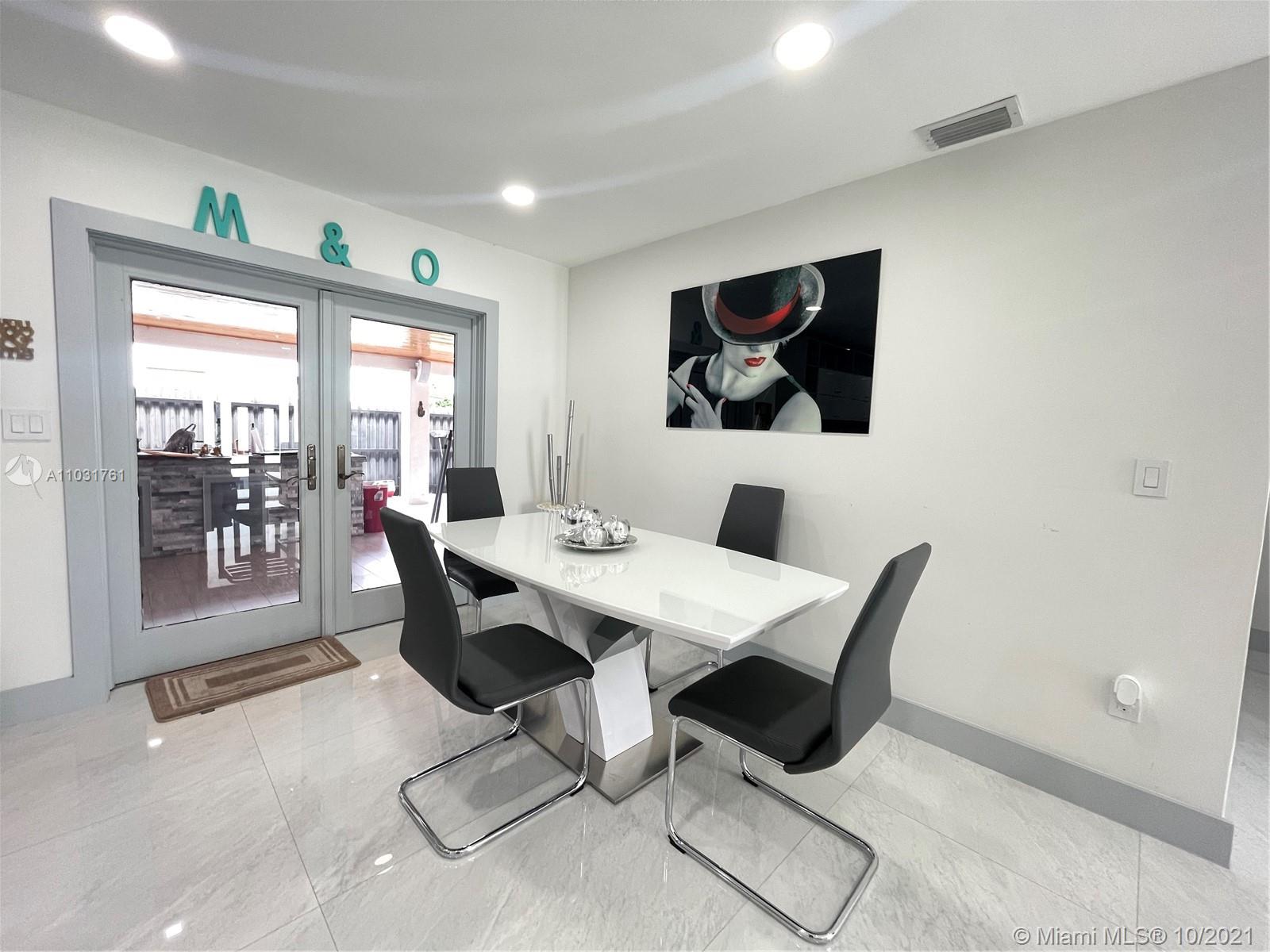 LEE GROVE ESTS - Residential