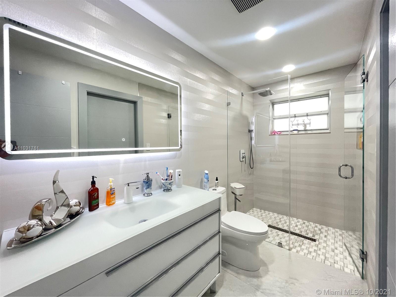 LEE GROVE ESTS - Residential