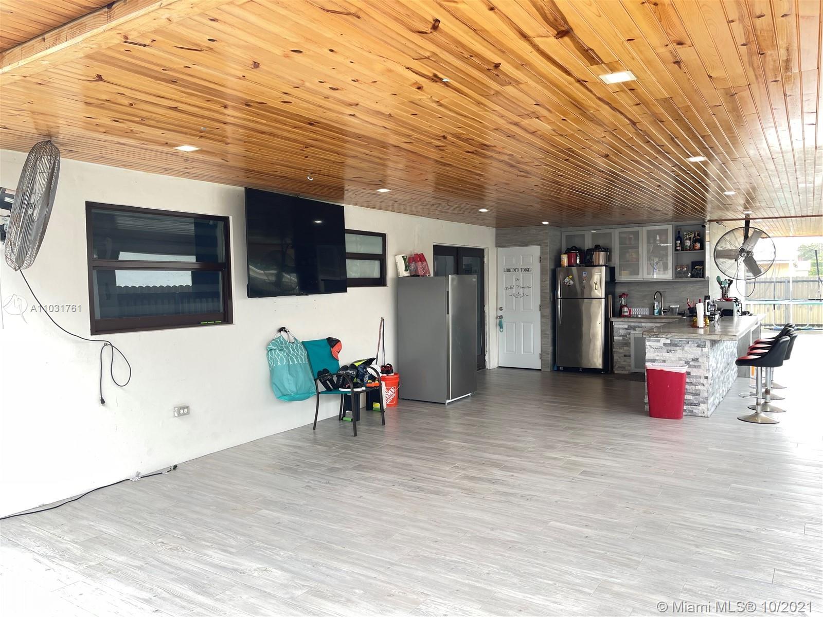 LEE GROVE ESTS - Residential