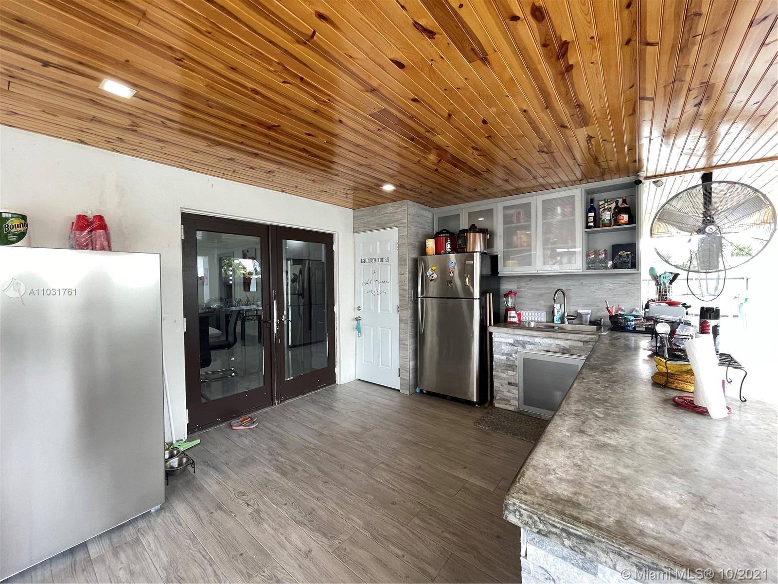 LEE GROVE ESTS - Residential