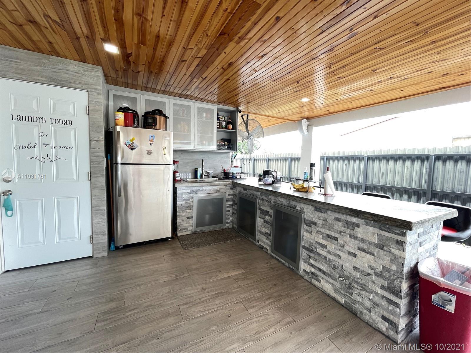 LEE GROVE ESTS - Residential