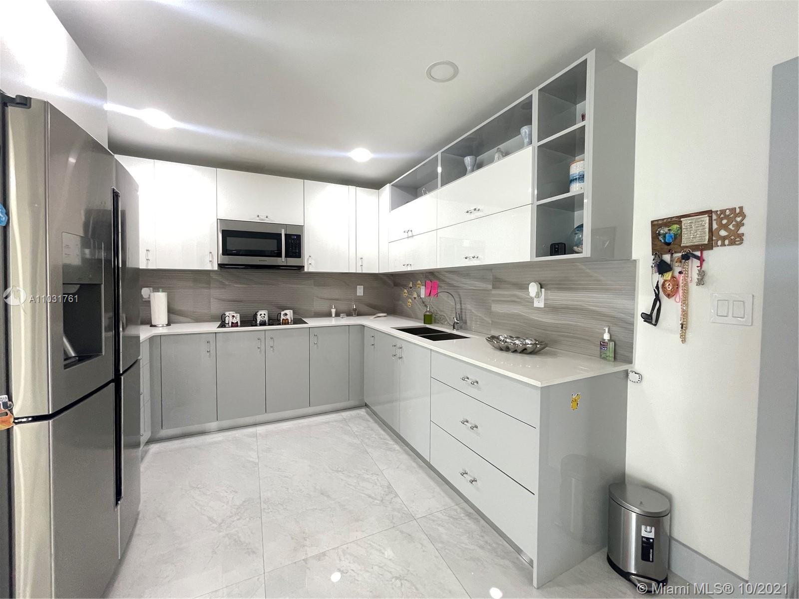 LEE GROVE ESTS - Residential