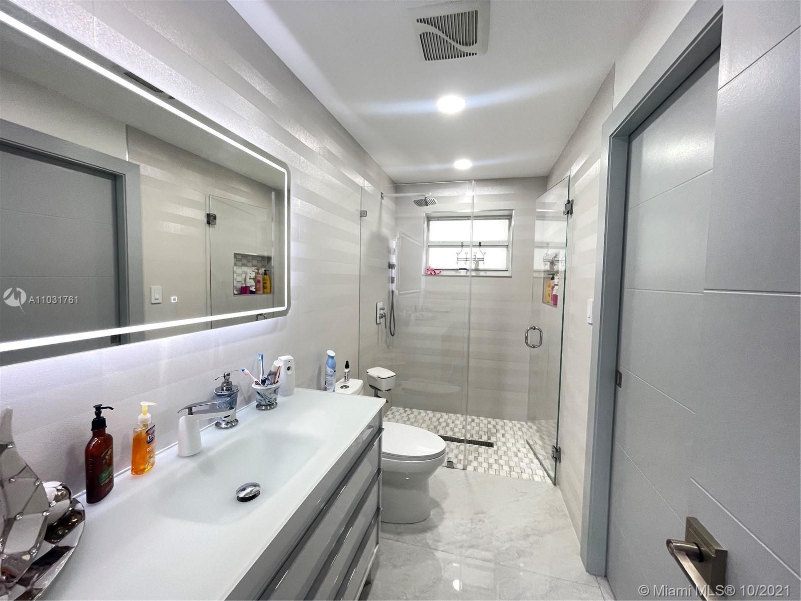 LEE GROVE ESTS - Residential