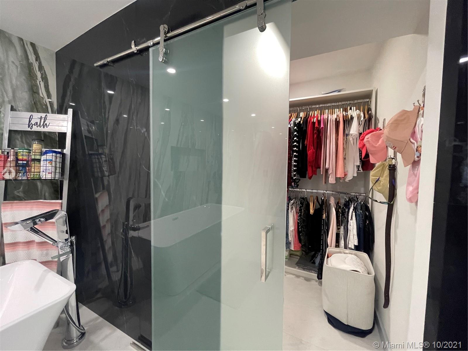 LEE GROVE ESTS - Residential