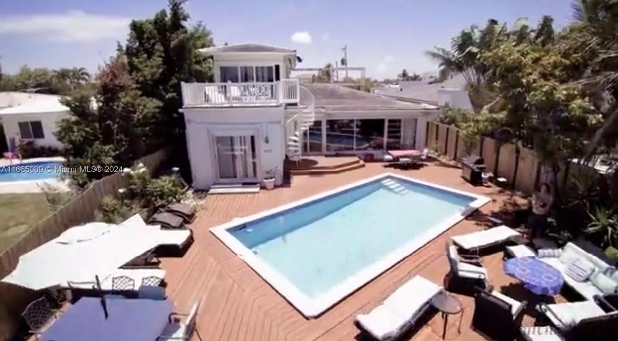 BISCAYNE BEACH-2ND ADDN - Residential