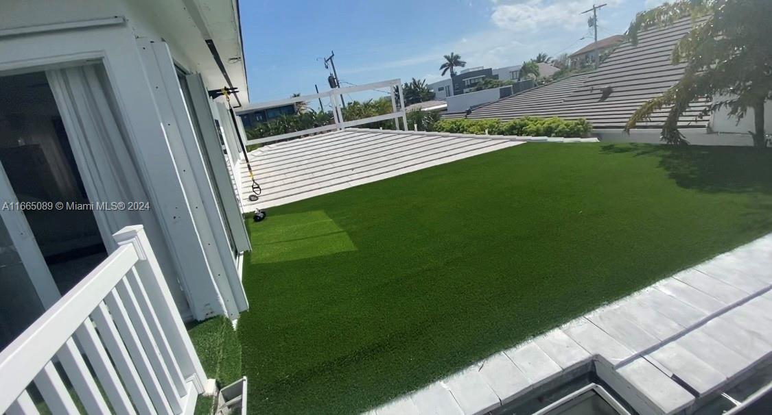 BISCAYNE BEACH-2ND ADDN - Residential
