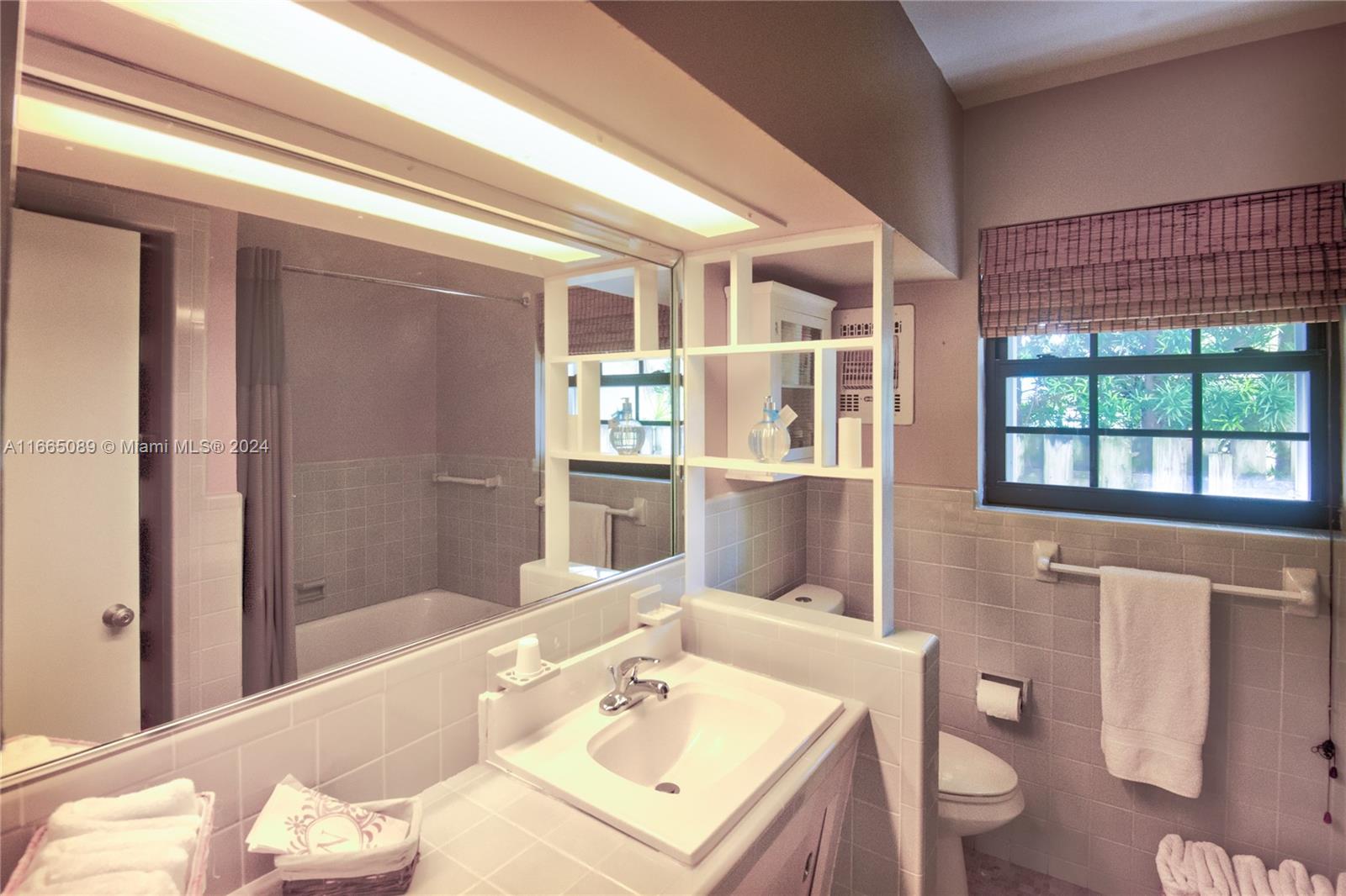 BISCAYNE BEACH-2ND ADDN - Residential