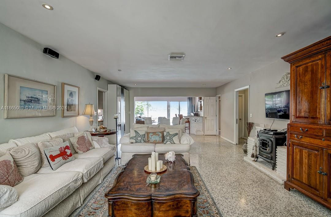 BISCAYNE BEACH-2ND ADDN - Residential