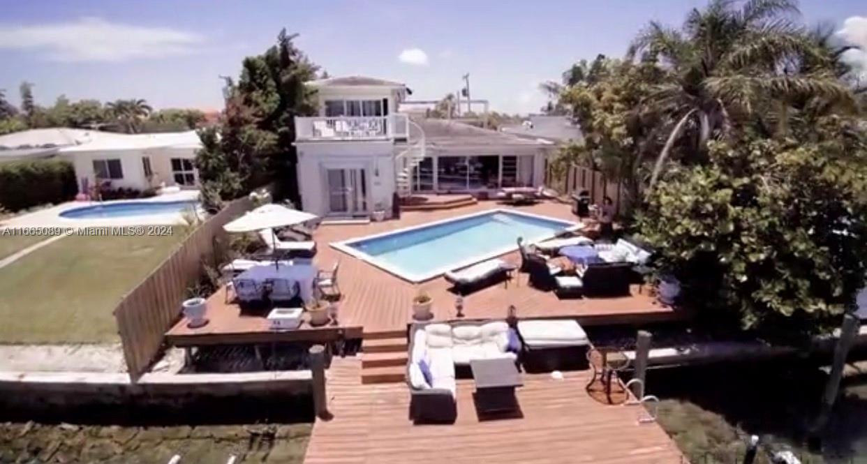 BISCAYNE BEACH-2ND ADDN - Residential