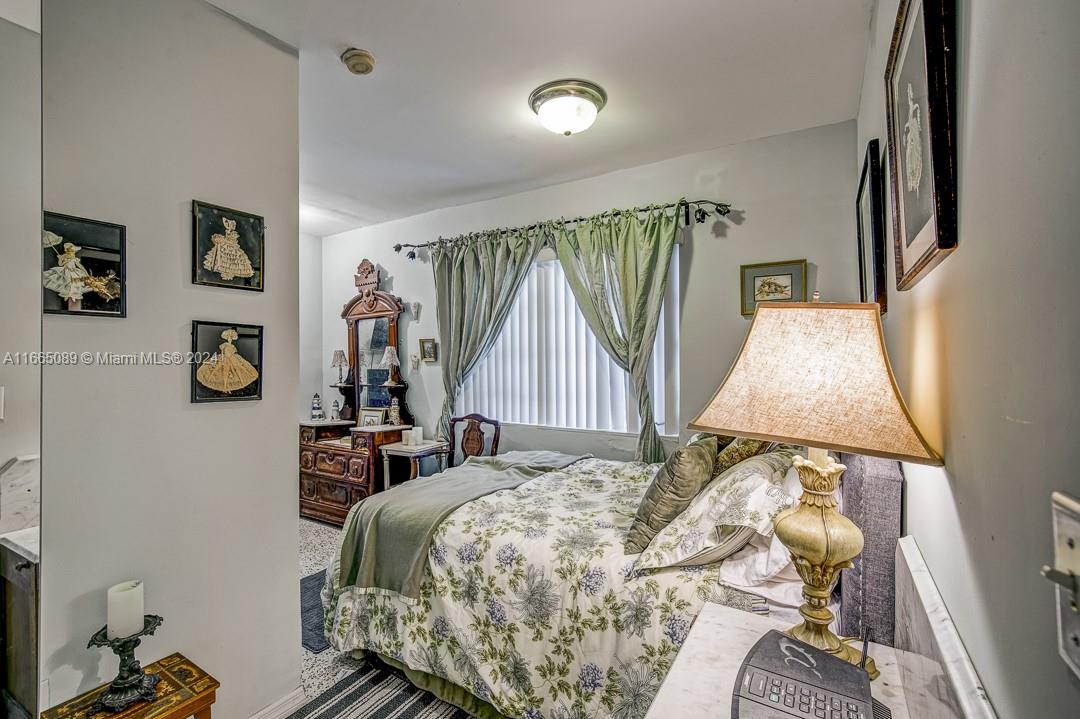 BISCAYNE BEACH-2ND ADDN - Residential