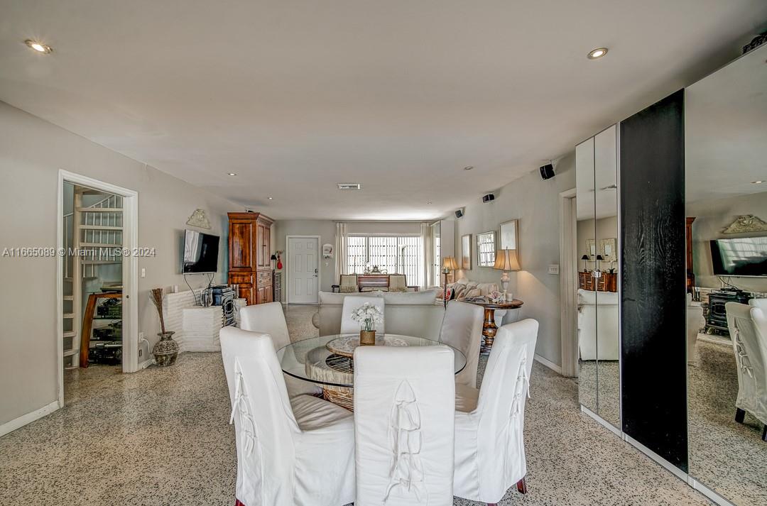 BISCAYNE BEACH-2ND ADDN - Residential