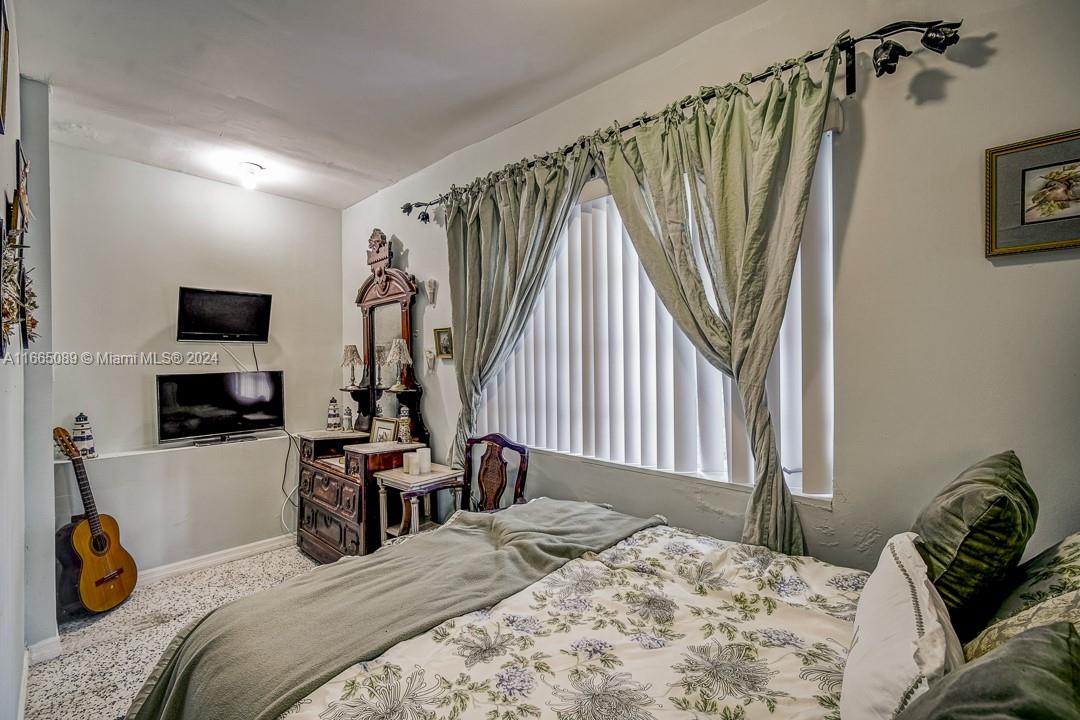 BISCAYNE BEACH-2ND ADDN - Residential