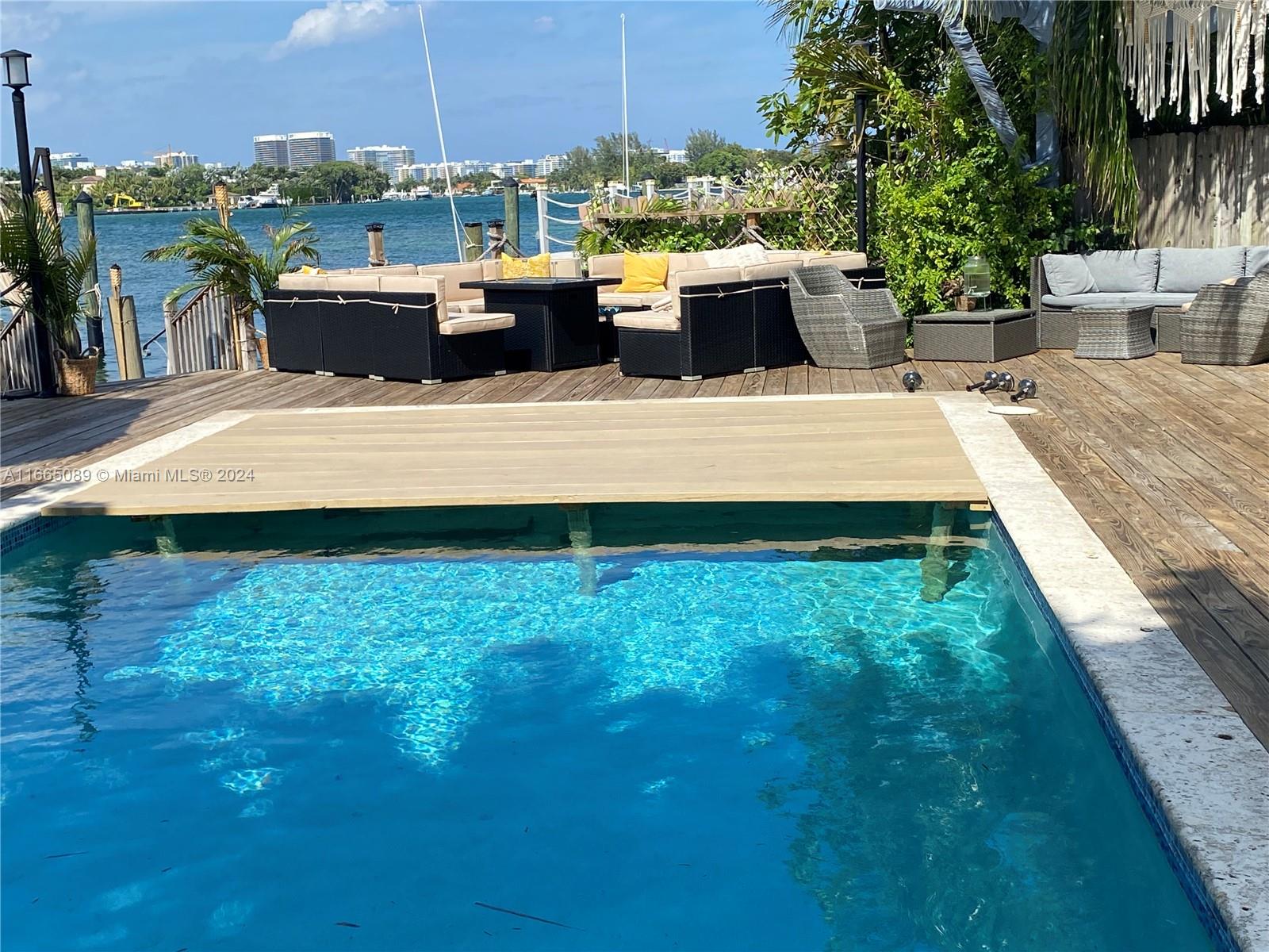 BISCAYNE BEACH-2ND ADDN - Residential