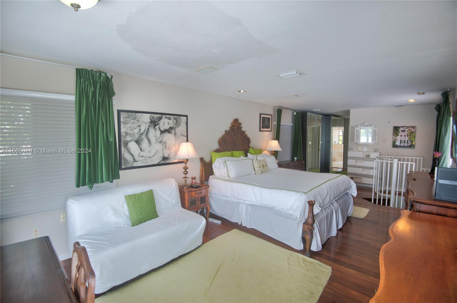 BISCAYNE BEACH-2ND ADDN - Residential