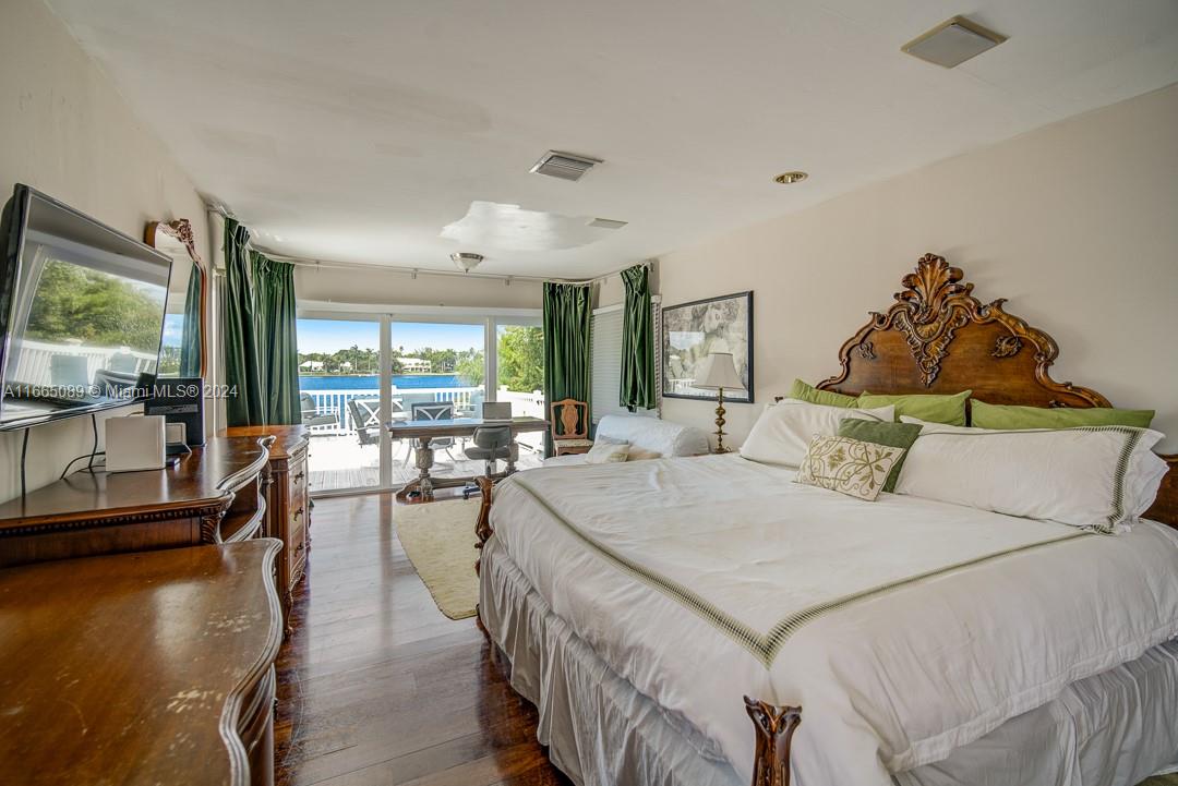 BISCAYNE BEACH-2ND ADDN - Residential