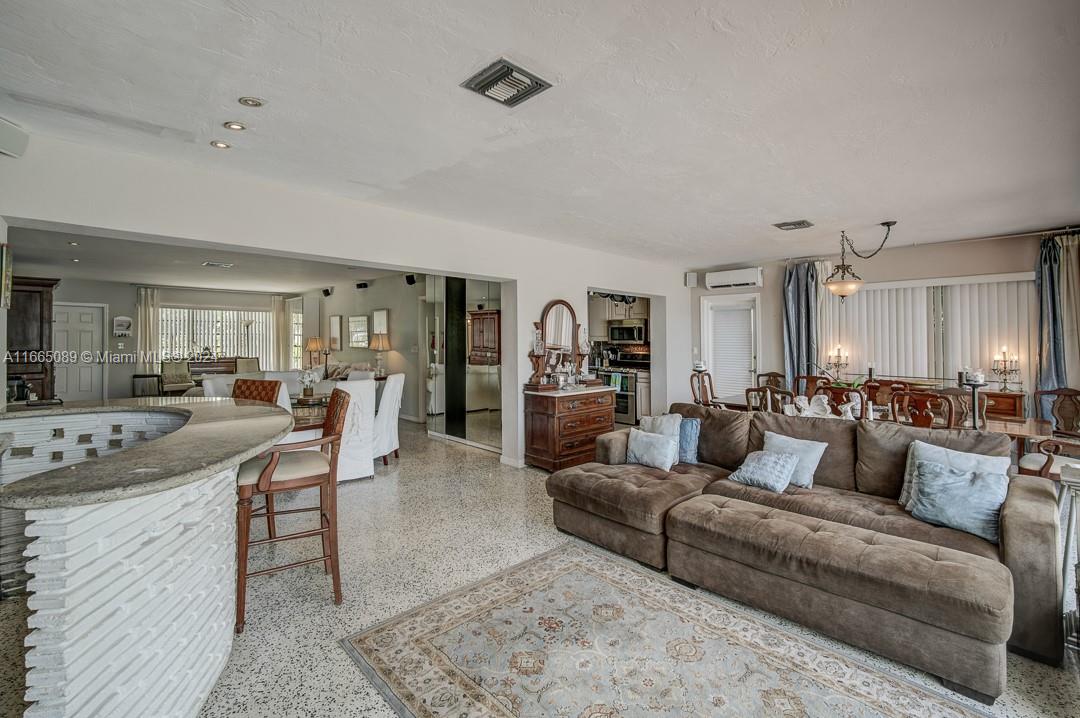 BISCAYNE BEACH-2ND ADDN - Residential