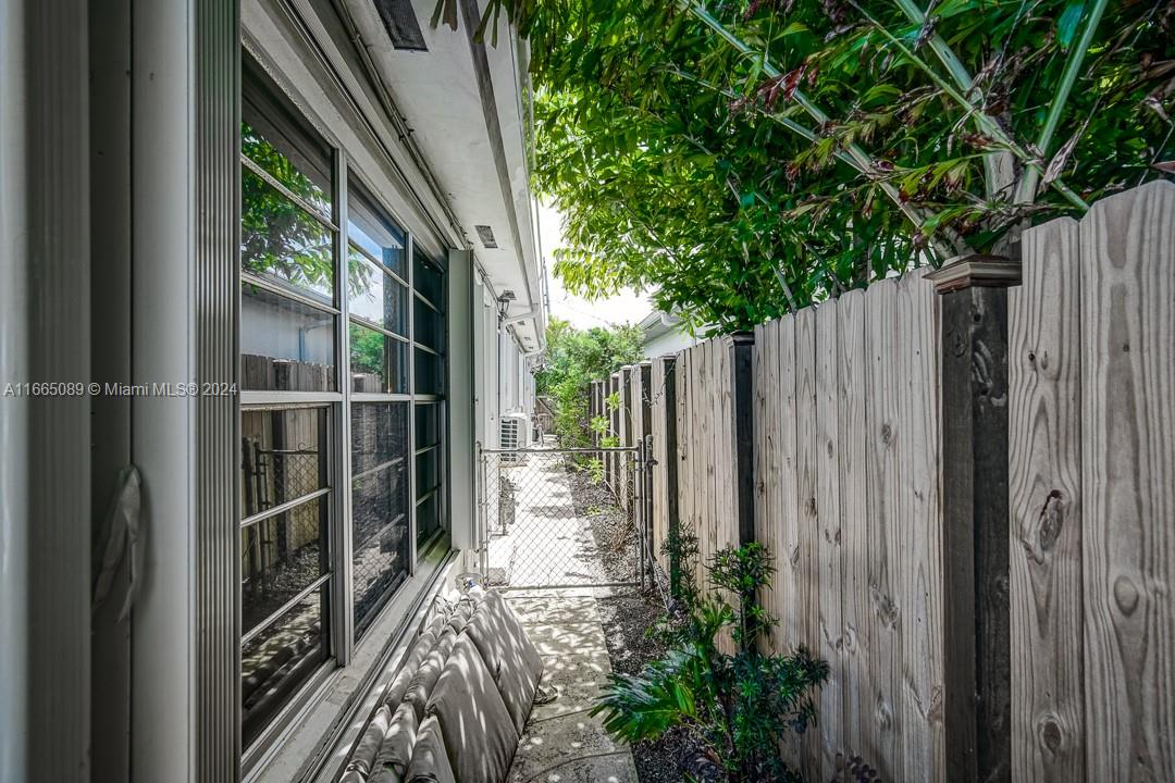 BISCAYNE BEACH-2ND ADDN - Residential