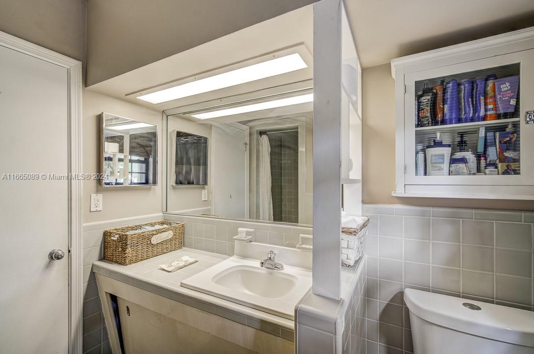 BISCAYNE BEACH-2ND ADDN - Residential