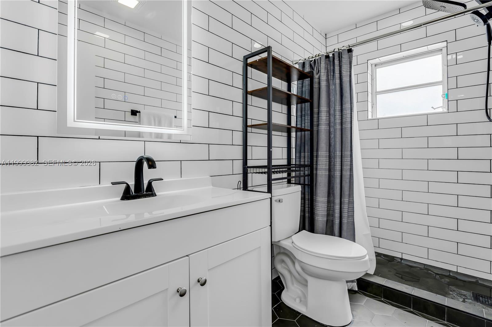 BEVERLY HILLS CONDO NUMBE - Residential Lease