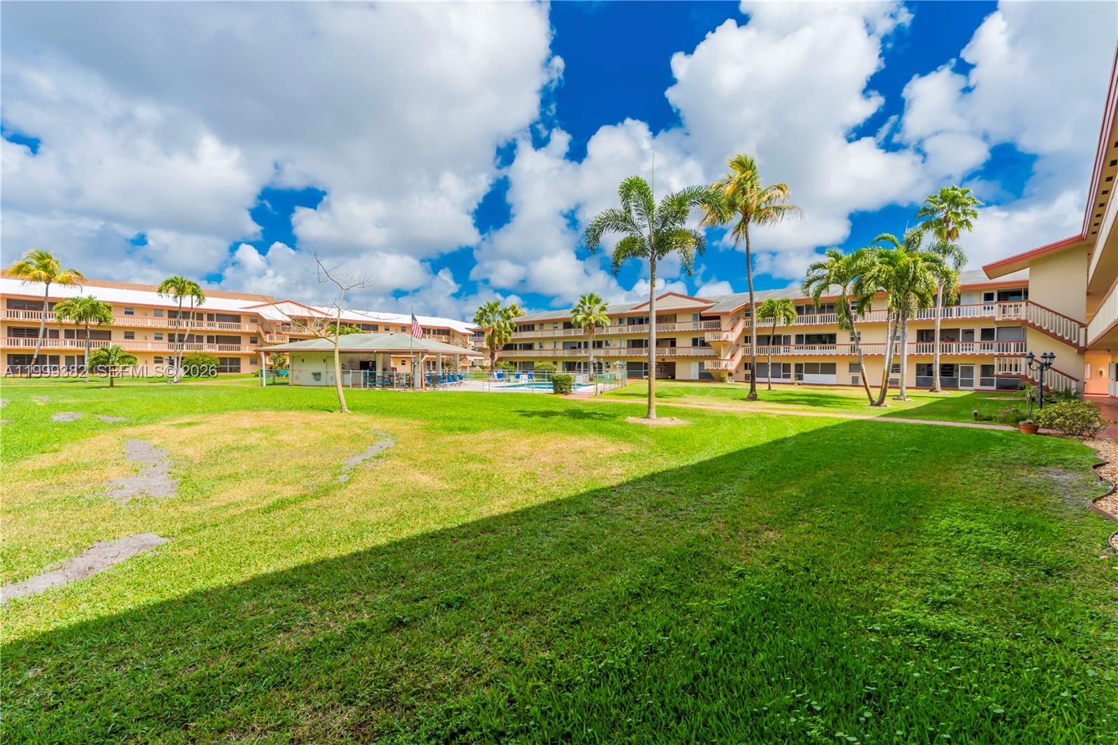 BEVERLY HILLS CONDO NUMBE - Residential Lease