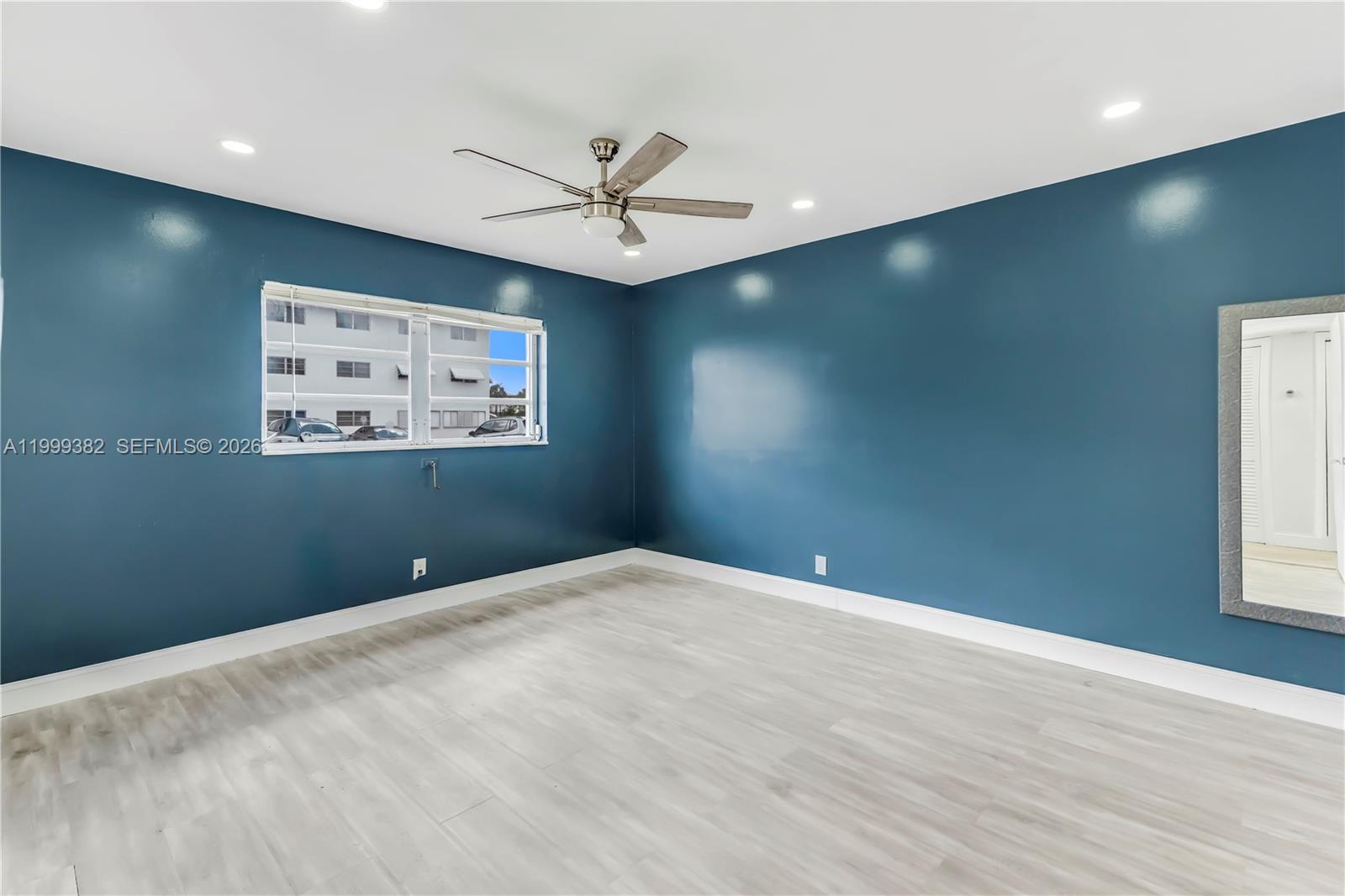 BEVERLY HILLS CONDO NUMBE - Residential Lease