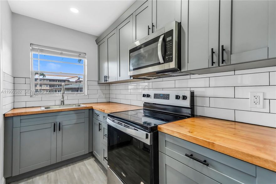 Beautifully renovated 1-bedroom, 1-bathroom unit located on the first floor of a gated 55+ community in Hollywood. The fully updated kitchen includes new cabinetry, refrigerator, stove, and microwave. Additional upgrades include a new breaker panel, recessed lighting with dimmers, USB charging outlets, and remote-controlled ceiling fans. The bathroom is enhanced with a modern lighted mirror featuring a built-in heater.
Residents enjoy a variety of amenities, including a pool, clubhouse, BBQ area, walking paths, laundry facilities, and guest parking. A minimum FICO score of 650 is required. First, last, and one month security deposit are due at move-In. Income should be 2.5 to 3X the amount of the rent.