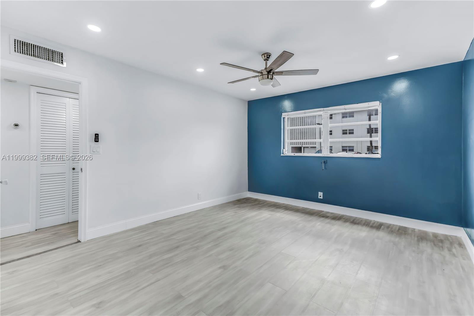 BEVERLY HILLS CONDO NUMBE - Residential Lease