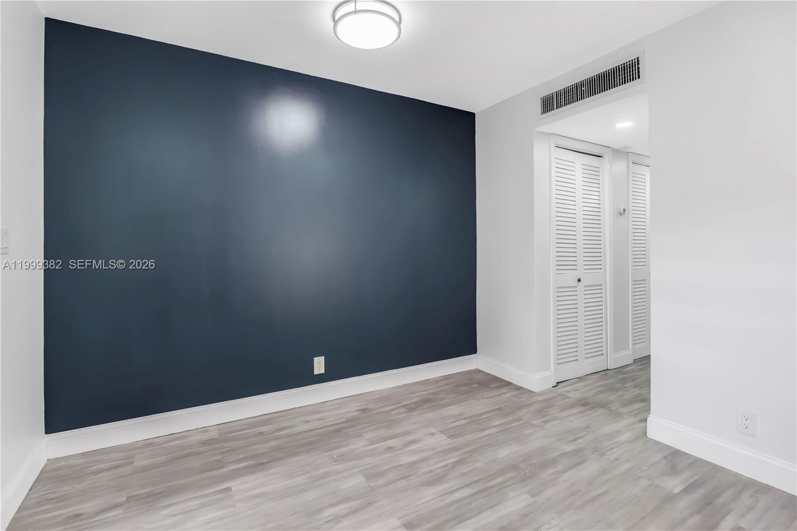 BEVERLY HILLS CONDO NUMBE - Residential Lease