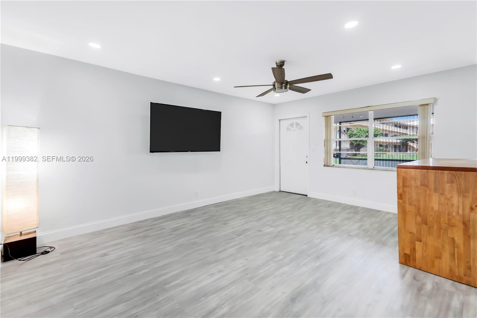 BEVERLY HILLS CONDO NUMBE - Residential Lease