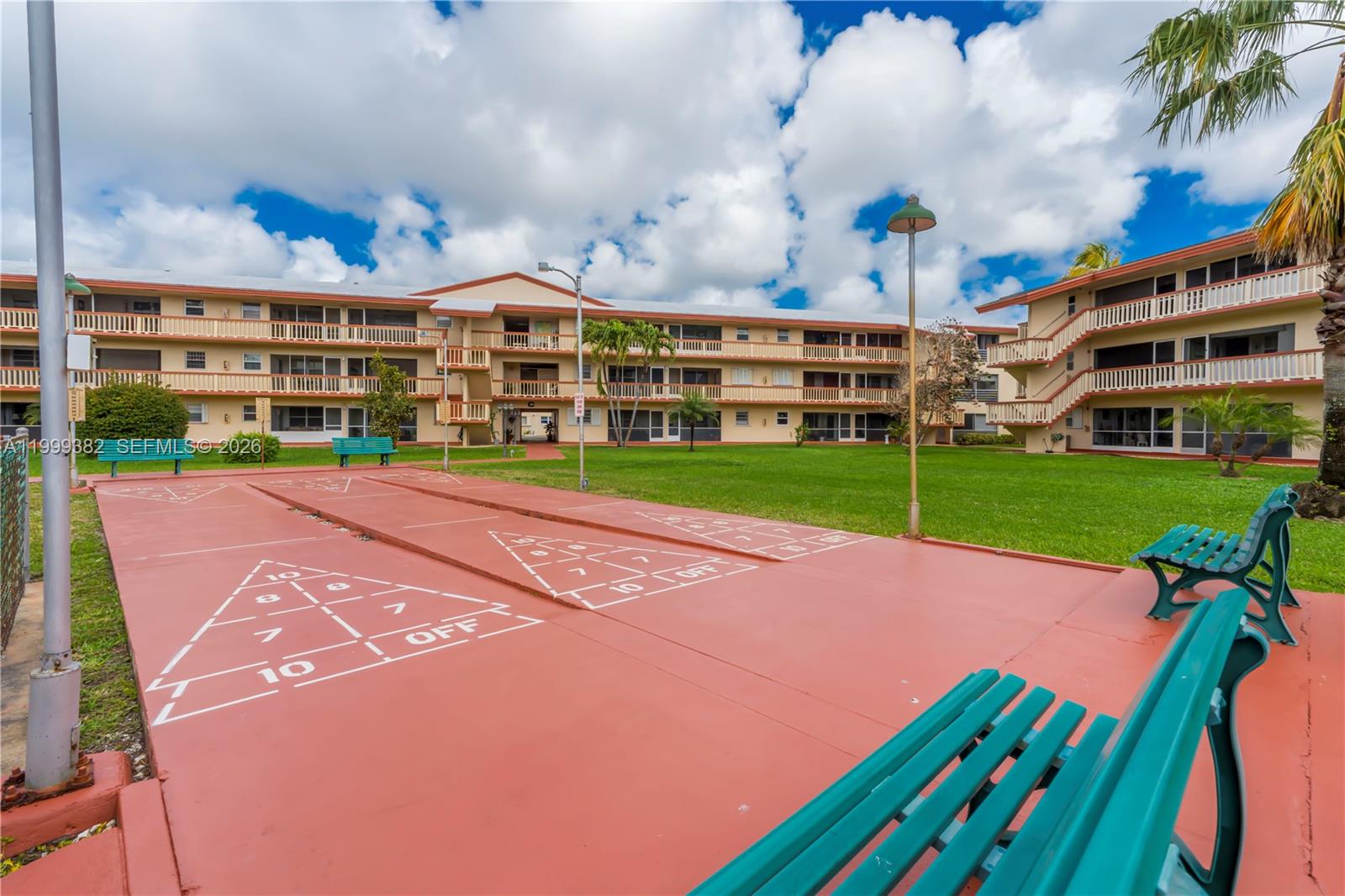 BEVERLY HILLS CONDO NUMBE - Residential Lease