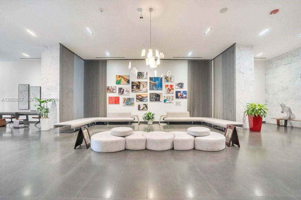 CANVAS CONDO - Residential