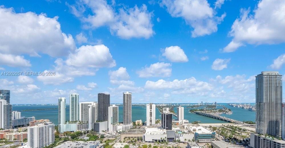 CANVAS CONDO - Residential