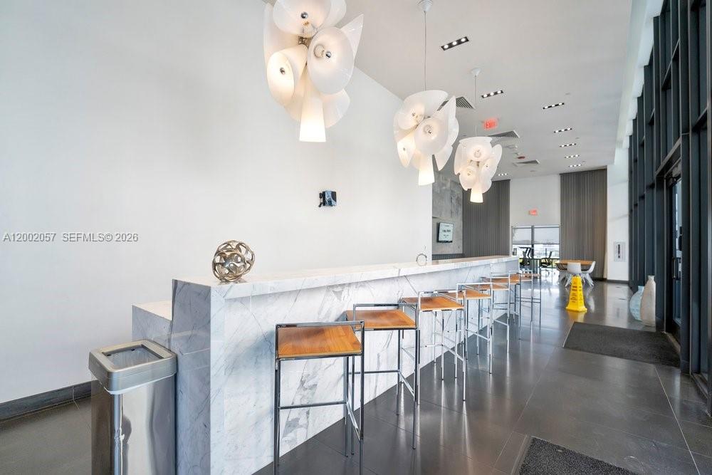 CANVAS CONDO - Residential