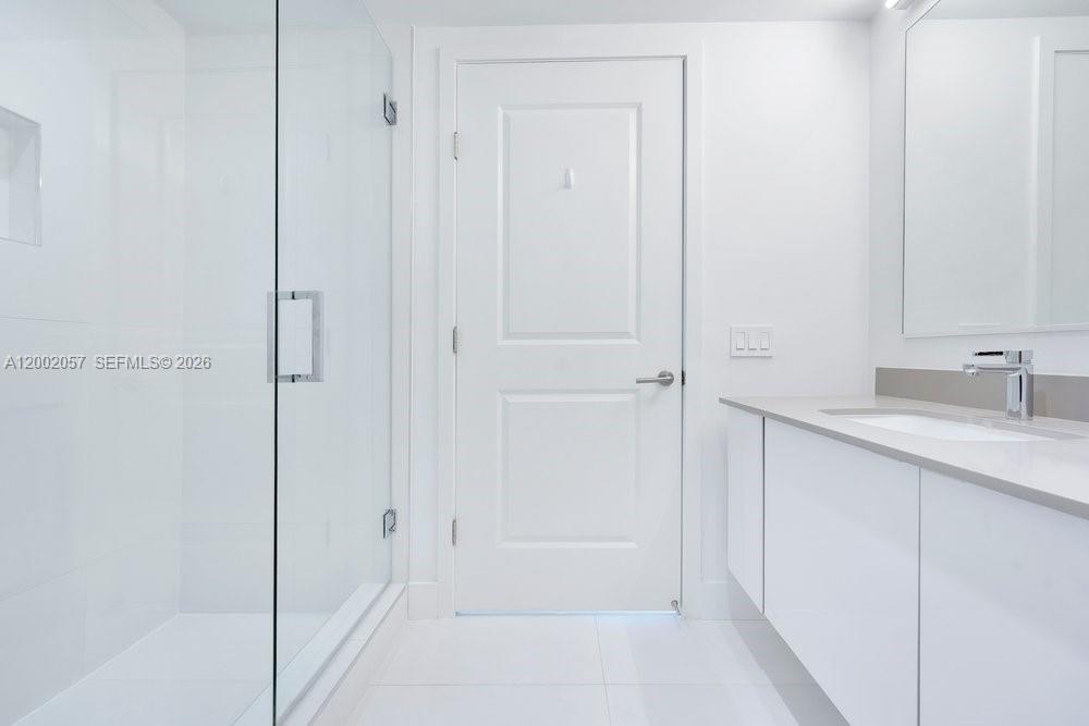 CANVAS CONDO - Residential