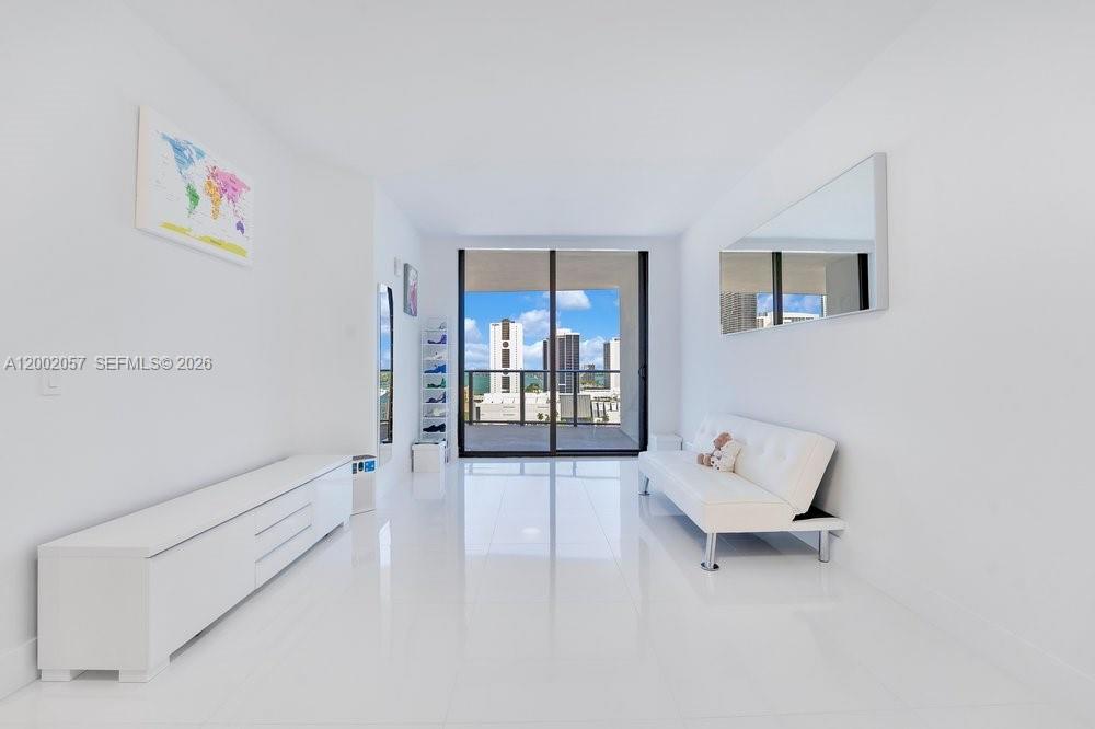 CANVAS CONDO - Residential