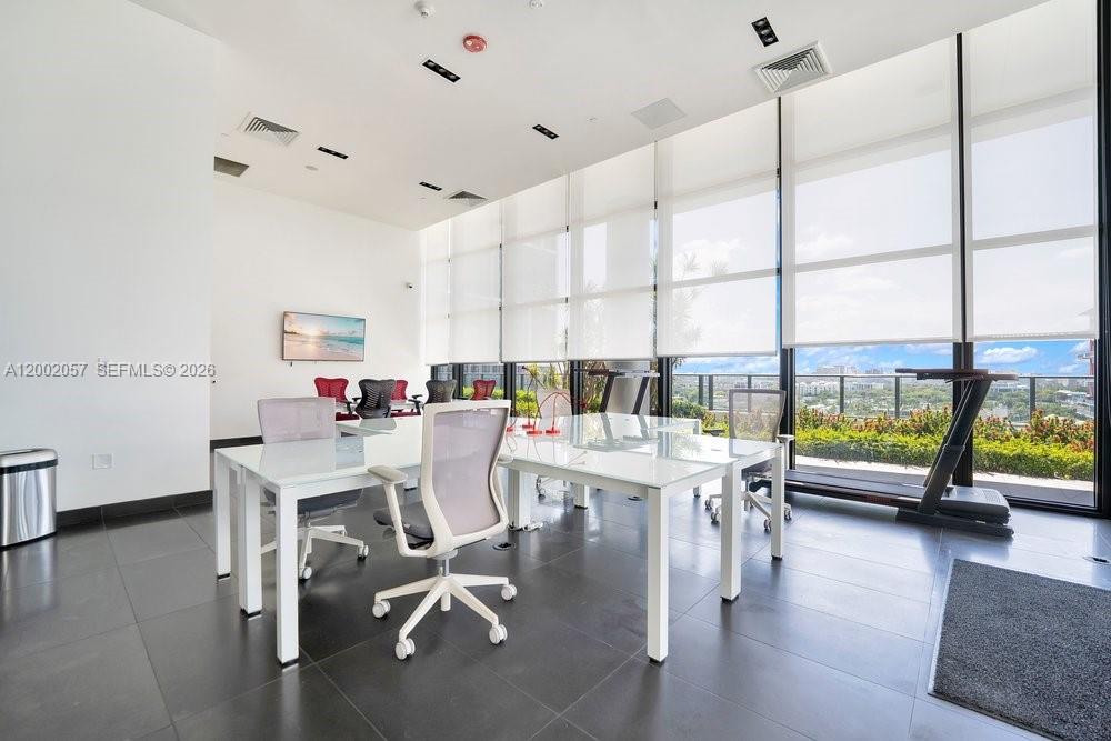 CANVAS CONDO - Residential